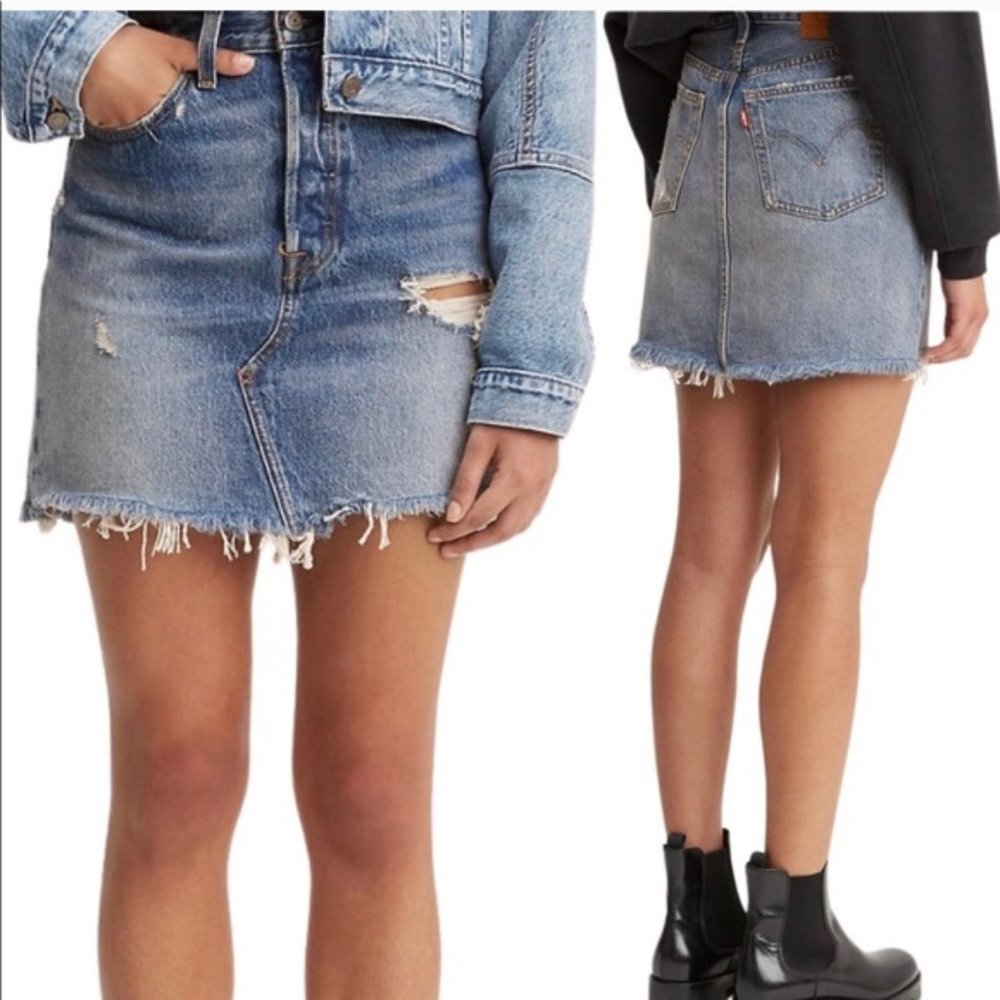 NWT Levi's High Rise Deconstructed Denim Skirt